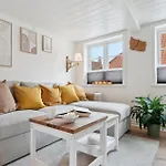 Ferienhaus Pet Friendly In With Kitchen *
