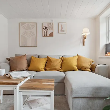 Pet Friendly In With Kitchen Holiday home Ronne