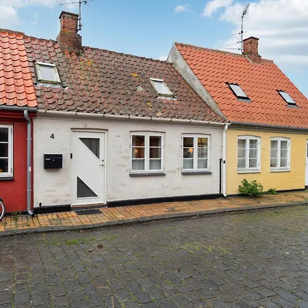 Pet Friendly In With Kitchen * Rønne